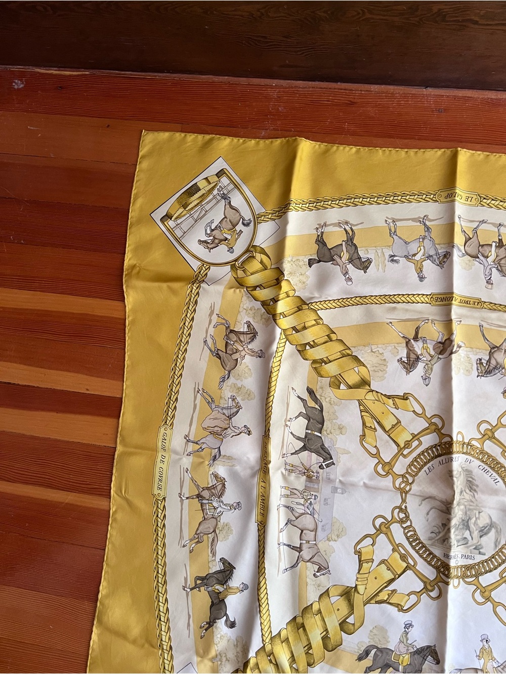 Hermès "Les Allures du Cheval" Silk Carré 90 Scarf - Vintage Yellow - Picture 8 of 12